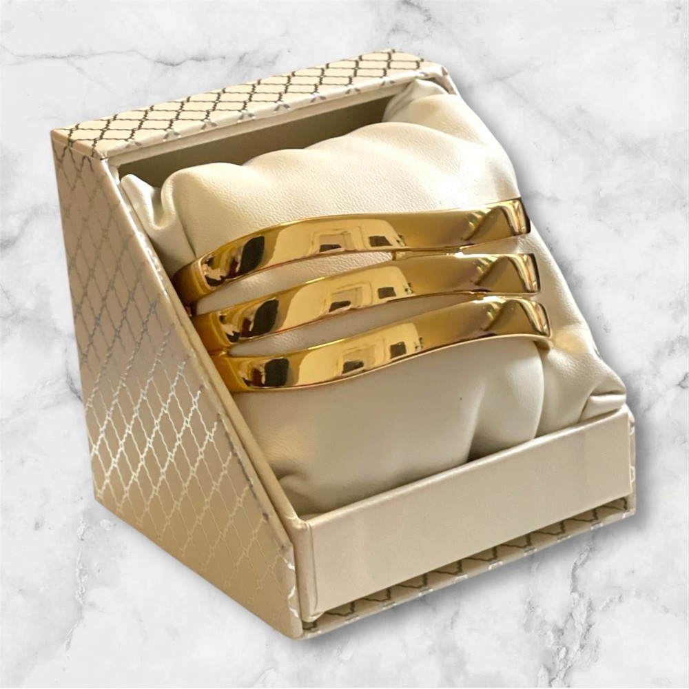 Dillard’s Gold-Tone Triple Band Cuff Bracelet – New in Box NWT